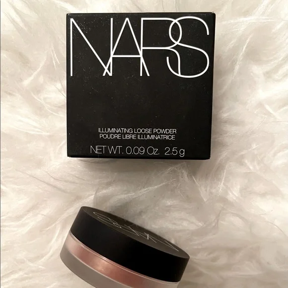 Nars Illuminating Powder - Picture 2 of 4